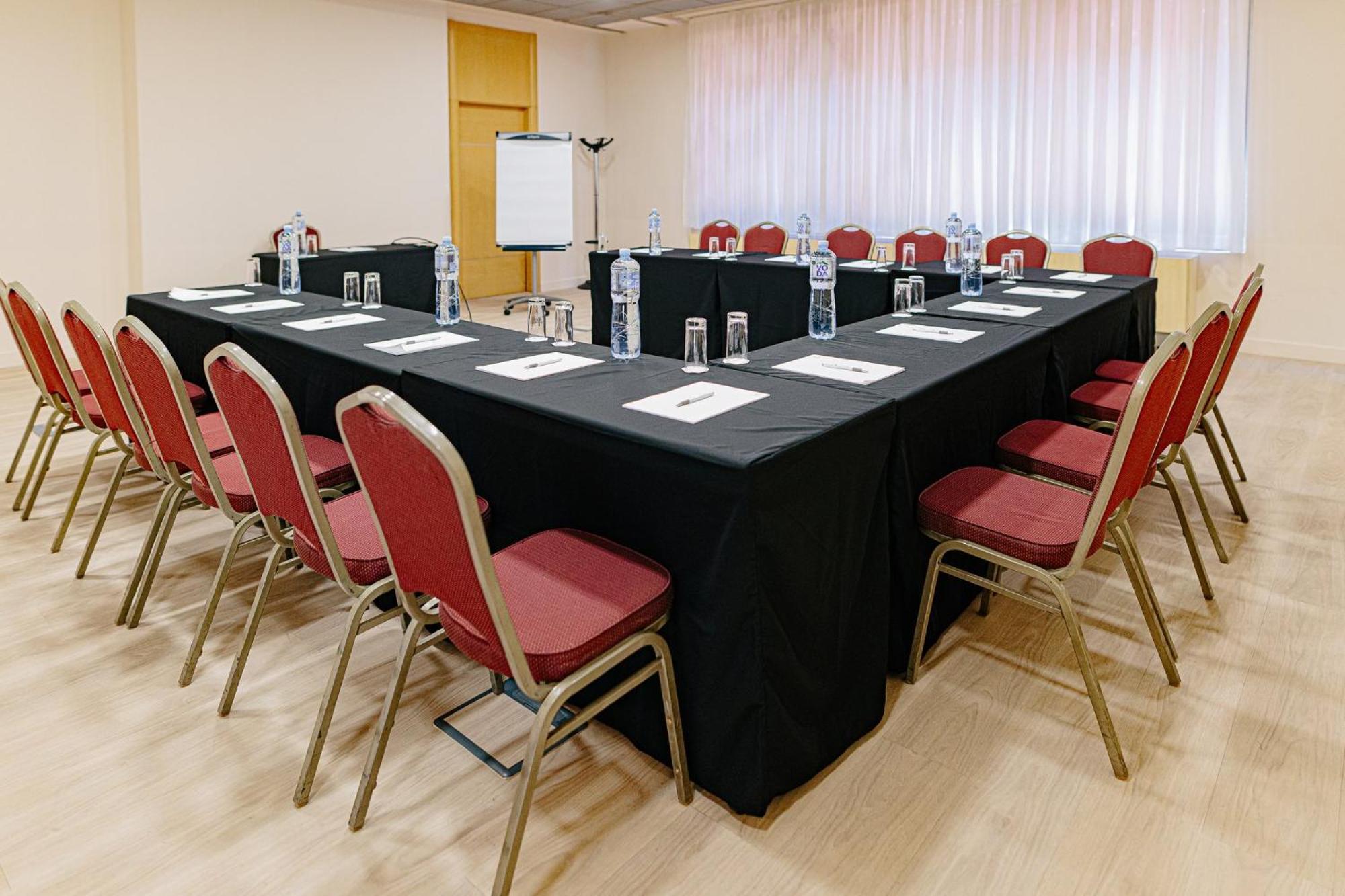 Holiday Inn Belgrade By Ihg Eksteriør bilde