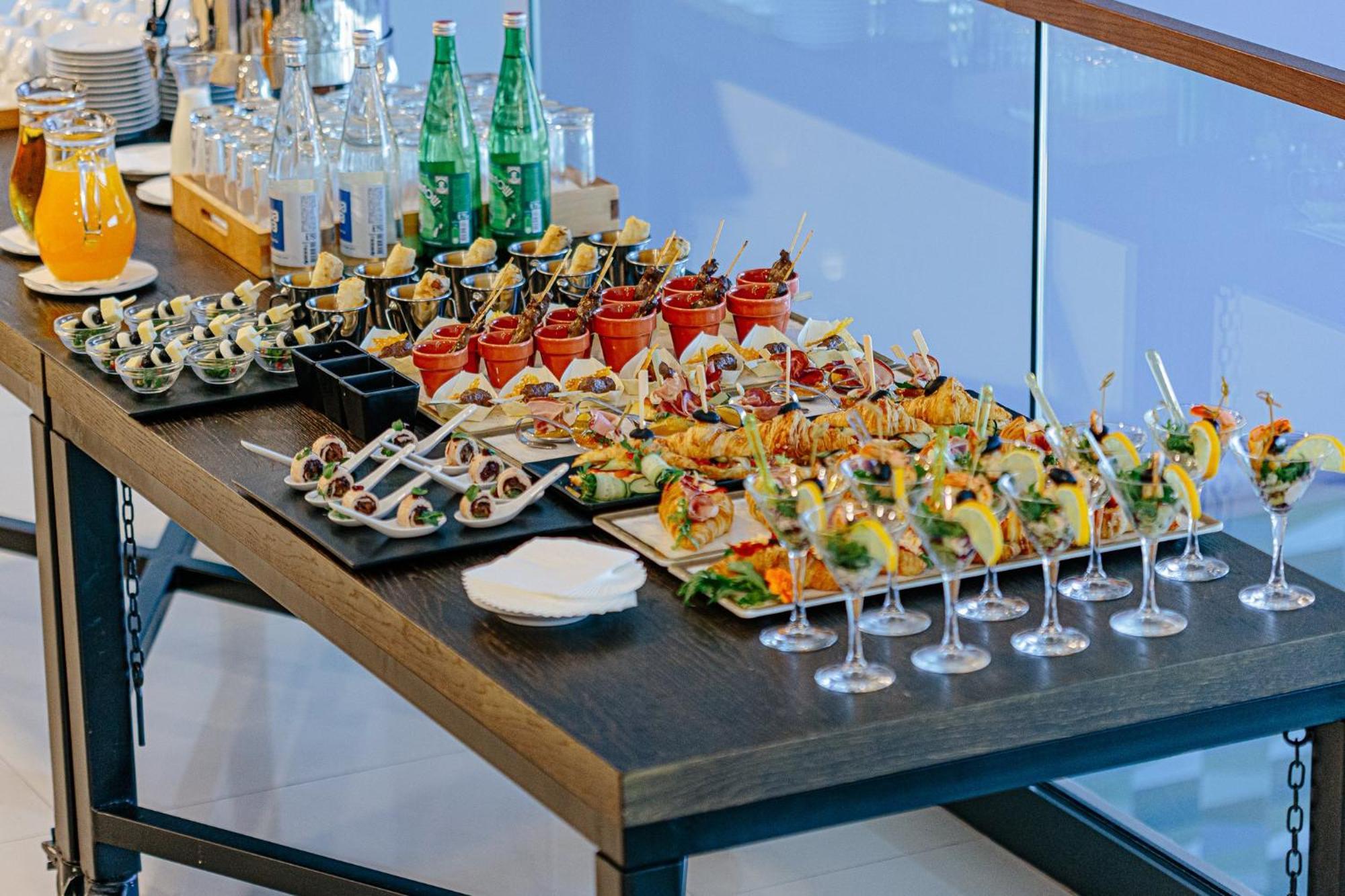Holiday Inn Belgrade By Ihg Eksteriør bilde