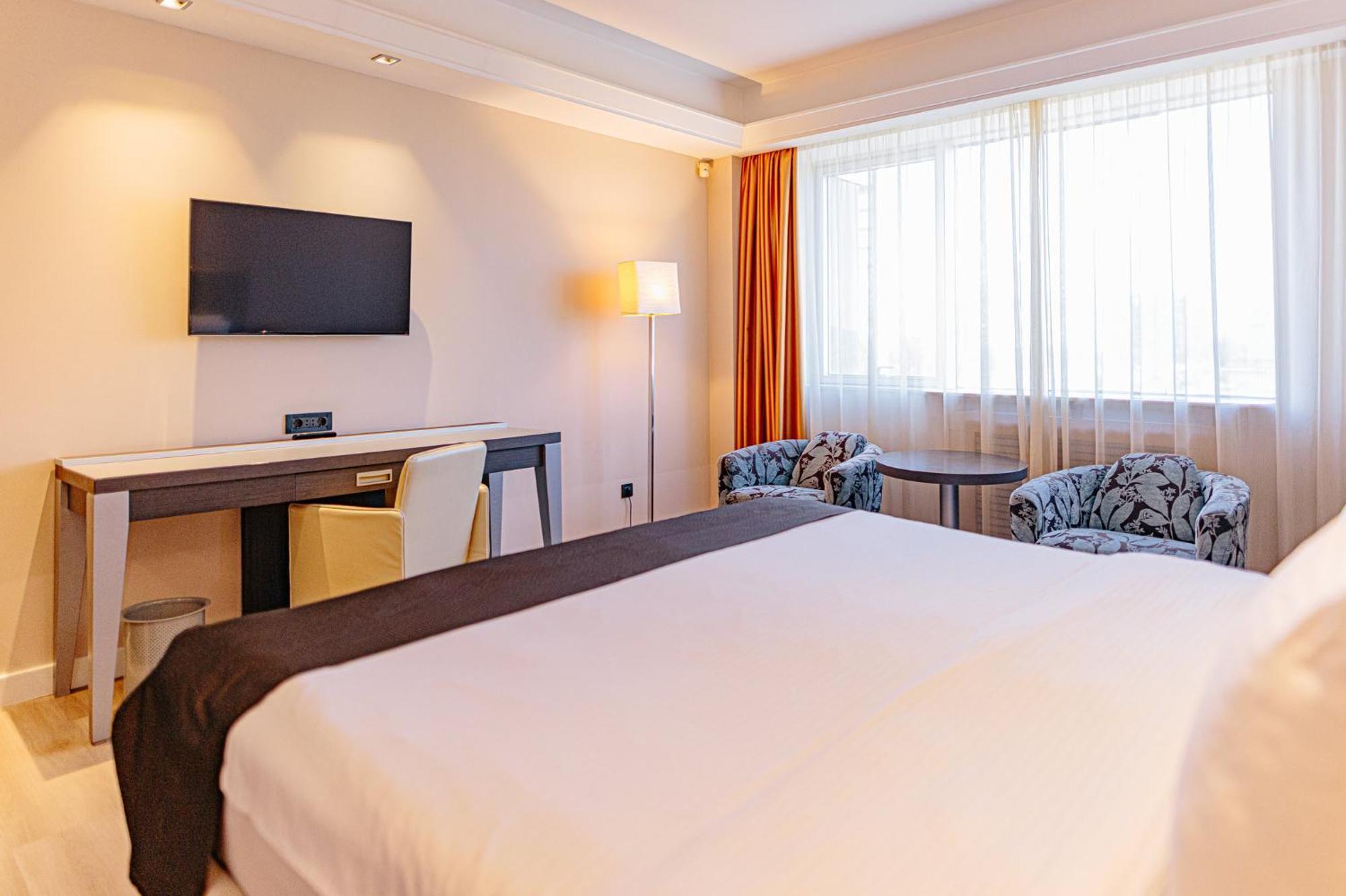 Holiday Inn Belgrade By Ihg Eksteriør bilde