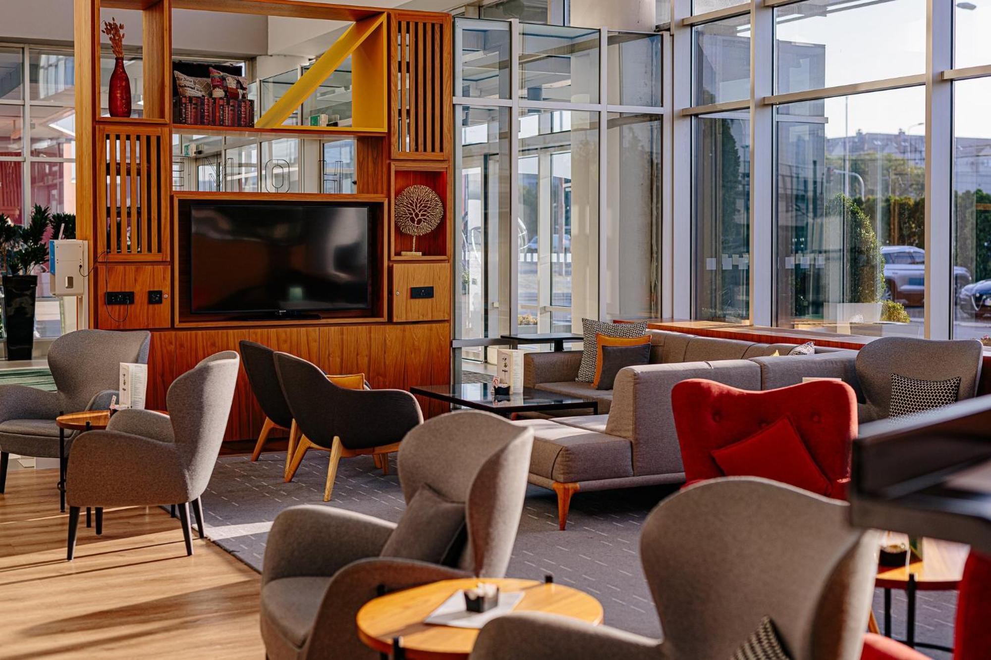 Holiday Inn Belgrade By Ihg Eksteriør bilde