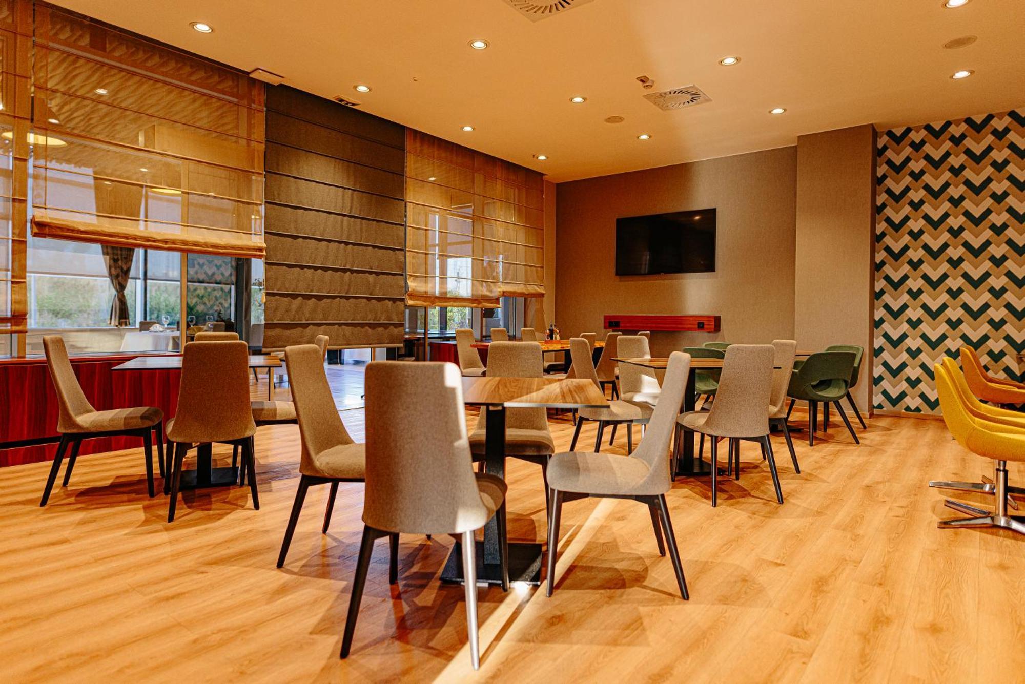 Holiday Inn Belgrade By Ihg Eksteriør bilde