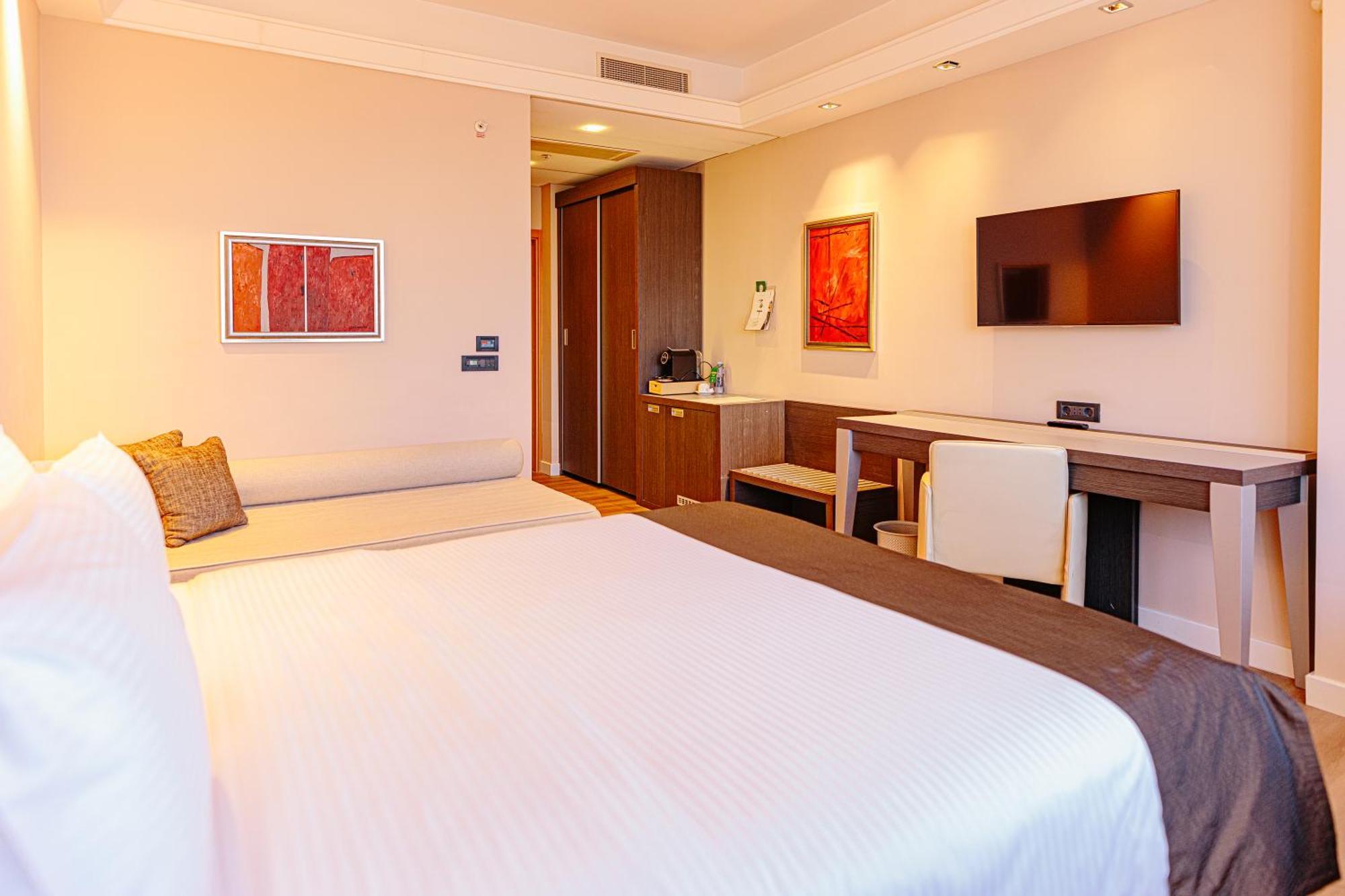 Holiday Inn Belgrade By Ihg Eksteriør bilde
