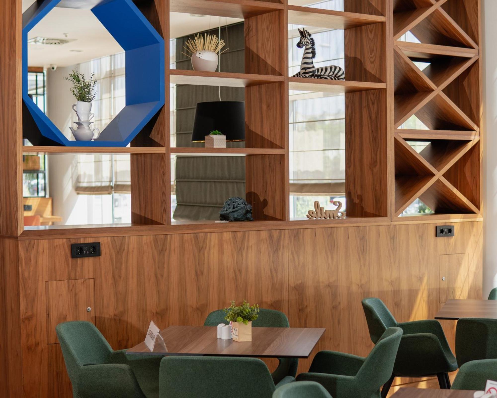 Holiday Inn Belgrade By Ihg Eksteriør bilde